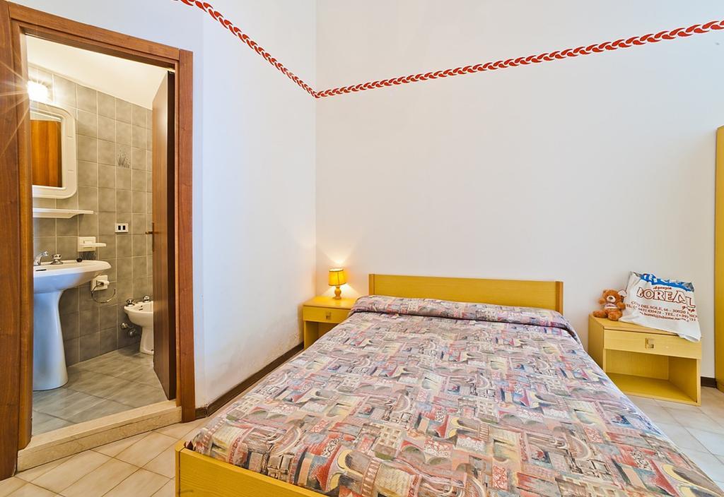 Residence Cinzia Pool Бибионе Екстериор снимка