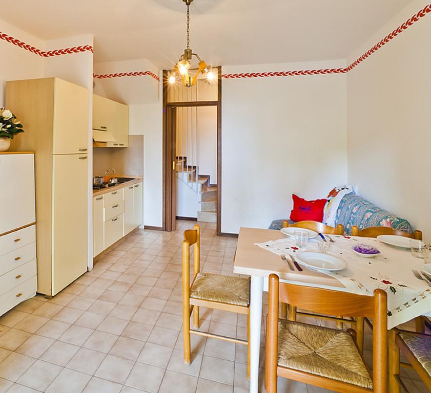 Residence Cinzia Pool Бибионе Екстериор снимка